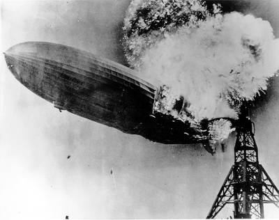 06.05.1937: Das Luftschiff LZ 129 Hindenburg gerät beim Marine-Lufthafen in Lakehurst in Brand