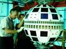 1962: Erster Fernsehsatellit im All (TELSTAR 1)