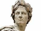 Nicht nur mit den Galliern tat er sich schwer, sondern auch mit der Demokratie im alten Rom: Gaius Julius Caear. 