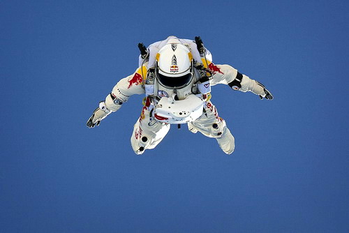 21.10.2012: Felix Baumgartner aus 39.000 Meter Höhe im freien Fall 