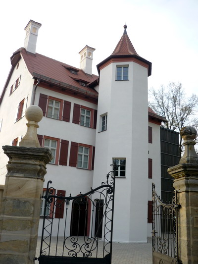 Das Weiße Schloss im Kirchenweg 4 in 90562 Heroldsberg