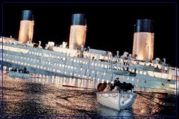 Titanic sinkt
