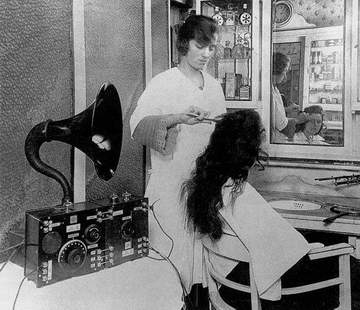 Radiohören beim Friseur