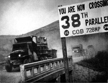 Beginn des Koreakriegs: nordkoreanische Truppen den 38. Breitengrad