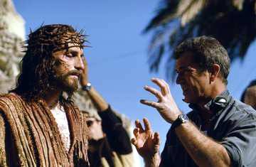 Regisseur Mel Gibson (re.) mit Jesus-Darsteller Jim Caviezel