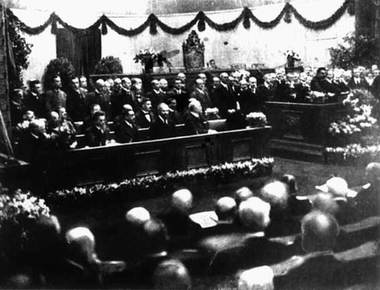 Friedrich Ebert bei der Eröffnung der Nationalversammlung in Weimar am 06.02.1919