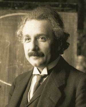 Albert Einstein während eines Vortrag 1921 in Wien