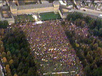 10.06.1982: Ca. 400.000 Menschen demonstrieren im Bonner Hofgarten gegen den NATO-Doppelbeschluss