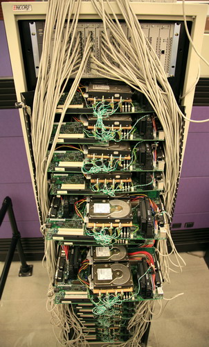 Erstes Server-Rack von Google, 1998