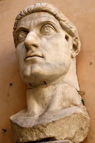 Kaiser Konstantin des Große, Statue