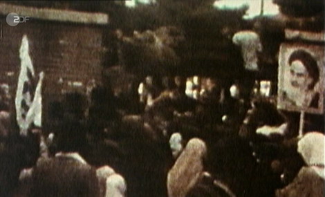 04.11.1979: Khomeini-Anhänger stürmen die US-Botschaft in Teheran, Iran, und nehmen nehmen das US-amerikanische Personal als Geiseln.