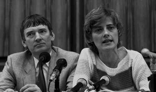Otto Schily und Petra Kelly auf einer Pressekonferenz nach der Bundestagswahl 1983
