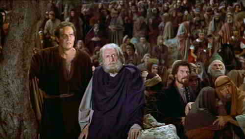 Judah Ben Hur (Charlton Heston) bei der Kreuzung von Jesus aus Nazareth