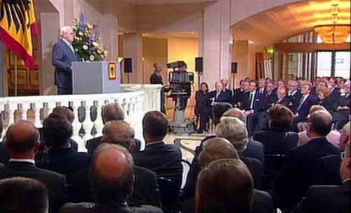 Bundespräsident Roman Herzog bei seiner "Ruck-Rede" im wiederaufgebauten Adlon-Hotel am 26.04.1997 in Berlin