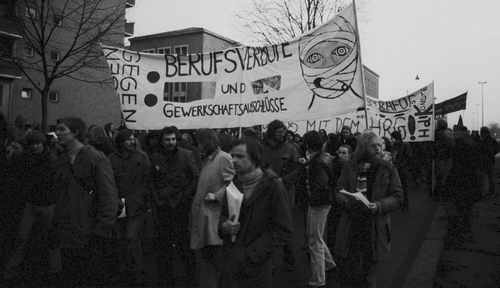 28.01.1977: Demonstration gegen den Radikalenerlass / "Berufsverbote" in Berlin 
