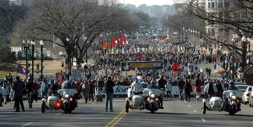 "March for Life" (Marsch für das Leben) am Jahrestag des Urteil Roe gegen Wade mit hunderttausenden Teilnehmern in Washington, D.C.