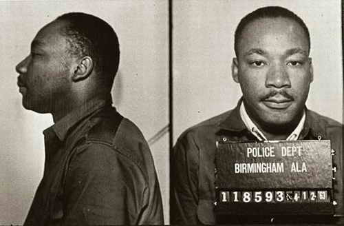 Martin Luther King jr. ( * 15.01.1929 † 04.04.1968 ) 1964 nach seiner Verhaftung in Birmingham, Atlanta