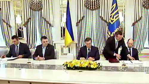 21.02.2014: Vertrgsunterzeichnung des ukrainischen Präsidenten Janukowytsch mit der Opposition
