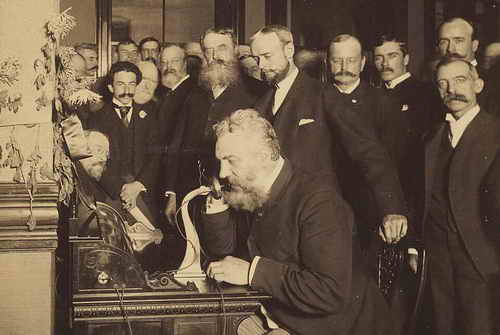 1892: Alexander Graham Bell f&uuml;hrt das 1. Ferngespr&auml;ch von New York nach Chicago 