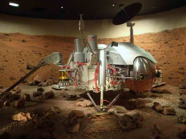 Tochtersonde (Lander) des Viking-Programms zur Erforschung des Mars im Besucherzentrum des Kennedy Space Center