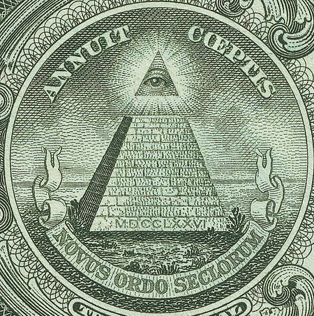 Neue Weltordnung, USA - "Novus ordo seclorum", lateinisch für eine neue Ordnung der Zeitalter steht auf dem aktuellen Ein-Dollar-Geldschein.