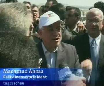 Palästineser-Präsident Abbas bei dem Interview am 12.09.2005 vor Journalisten