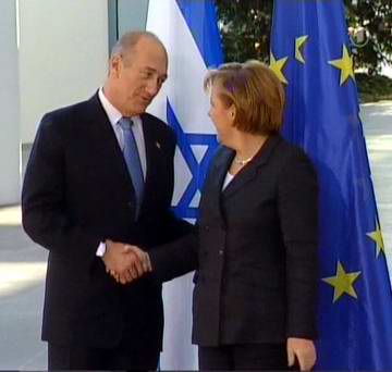 Israels Ministerpräsident Olmert mit Bundeskanzlerin Merkel beim Staatsbesuch in Deutschland, 12.12.2006. 