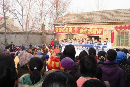 China: Eine Gemeinde beim Open-Air-Gottesdienst 