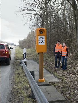 Richtiges Verhalten bei Panne auf der Autobahn - Warnweste, Warnblinkanlage