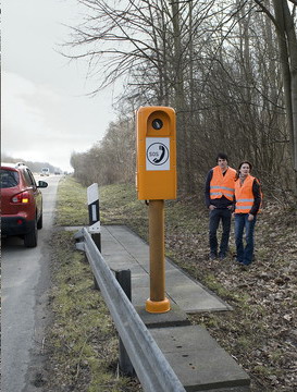 Richtiges Verhalten bei Panne auf der Autobahn - Warnweste, Warnblinkanlage