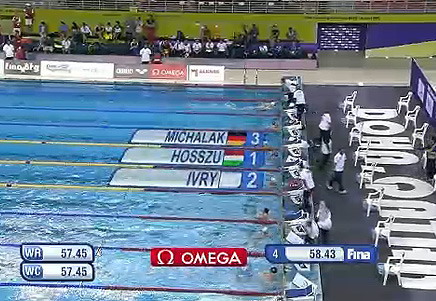 Die Gewinner im 100-Meter-Kurzbahn-Lagenschwimmen in Doha, Katar. 1.: Katinka Hosszu (Ungarn / 58,43 s), 2.: Amit Ivry (Israel), 3: Theresa Michalak (Deutschland) Foto. screen capture: YouTube)