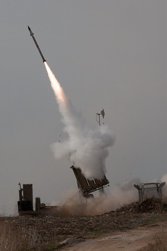 Raketenabwehrsystem Iron Dome im Einsatz während der Operation Wolkensäule