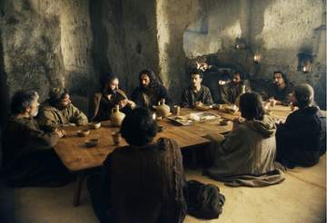 Das letzte Abendmahl mit seinen Jüngern im Film "Die Passion Christi" von Mel Gibson 