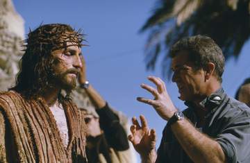 Regisseur Mel Gibson (re.) mit Jesus-Darsteller Jim Caviezel 