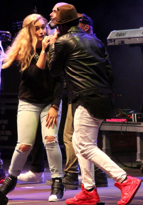 Hollyn mit Toby Mac auf Tour in Ludwigsburg. Foto: AREF