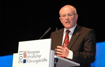 Volker Kauder, Bundestagsfraktionsvorsitzende der CDU/CSU-Bundestagsfraktion, am 25.02.2011 auf dem Kongress christlicher Führungskräfte in Nürnberg